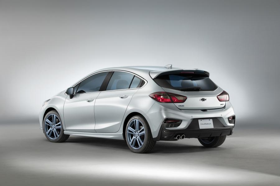  Chevrolet Cruze Hatch RS Blue Line Concept 2016 года  (фото 2 из 3)
